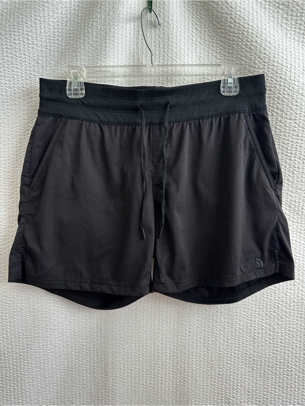 THE NORTH FACE Black Aphrodite 2.0 Hiking Athletic Shorts Medium Women’s
